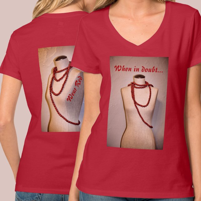 Camiseta Red Beads on Mannequin Flirty Chic Fashion (Subido por el creador)