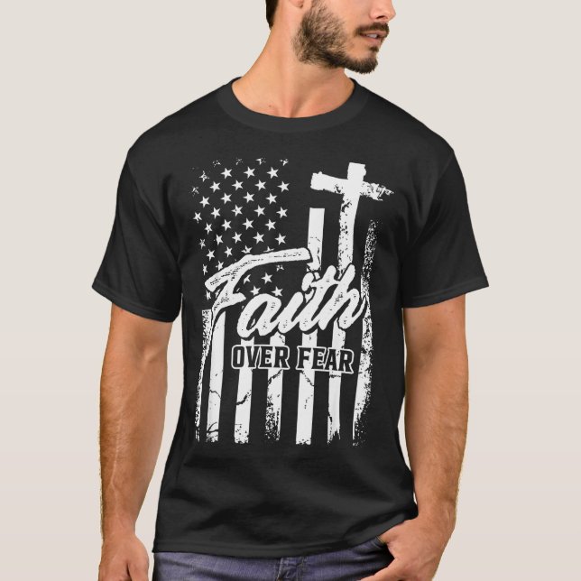 Camiseta Red Dom Shirt Faith Over Fear Usa Flag Patriotic  (Anverso)