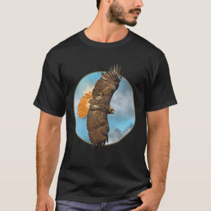 Camiseta Red Tail Hawk Flying  Sky Falcon  Falconry  Native