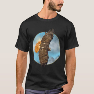 Camiseta Red Tail Hawk Flying  Sky Falcon  Falconry  Native