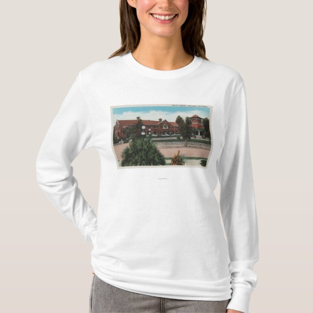 Camiseta Redlands, CA - vista de la biblioteca sonriente (Anverso)
