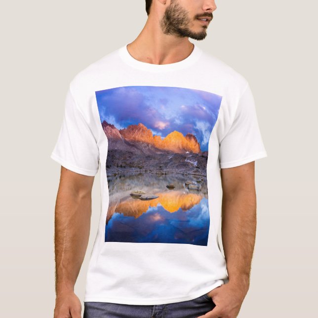 Camiseta Reflejo de montaña, California (Anverso)