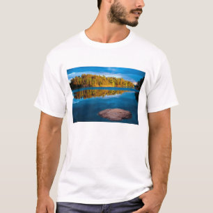 Camiseta Reflejos de primera hora de la tarde en las aguas