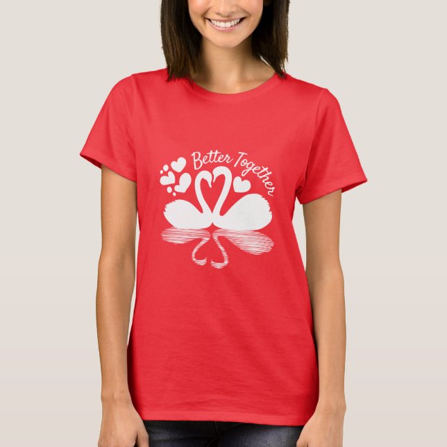 Camiseta Reflexión de la silueta de cisne en el agua (Anverso)