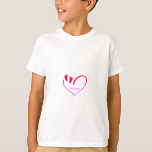 Camiseta Regalo de Baby Shower: corazón de pies de bebé en