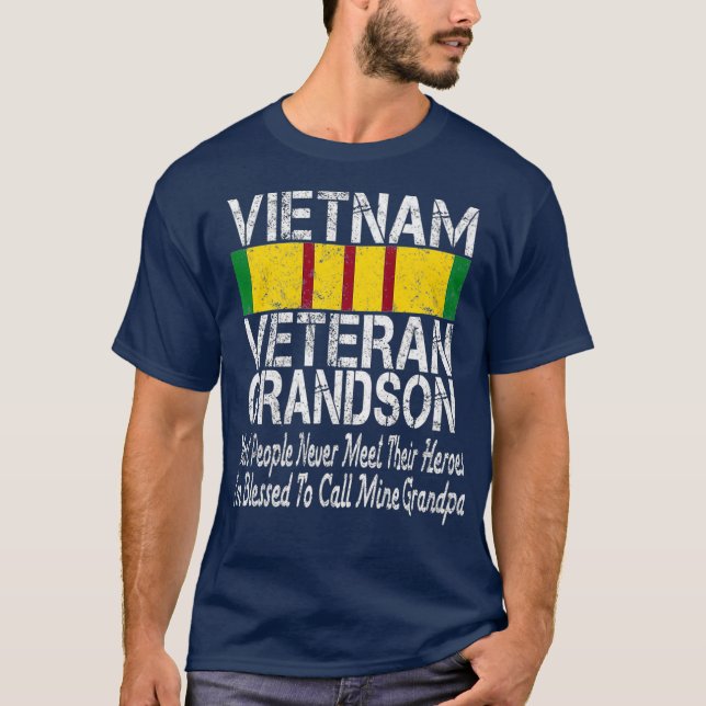 Camiseta Regalo de nieto veterano de familia militar de EE. (Anverso)