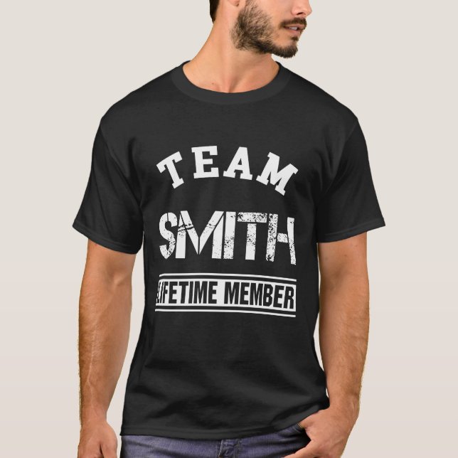 Camiseta Regalo familiar de apellido de miembro del equipo  (Anverso)