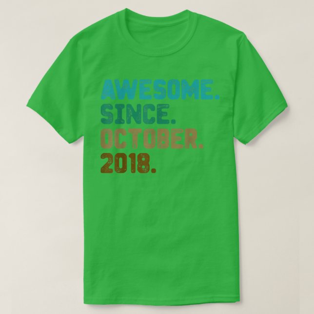 Camiseta Regalos de 4 años sorprendentes desde octubre de 2 (Diseño del anverso)