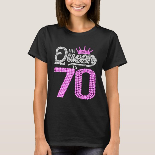 Camiseta Regalos De 70 Años De Edad, Esta Reina Es Chica De (Anverso)