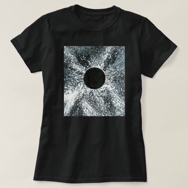 Camiseta relajada para mujeres Black Hole (Diseño del anverso)