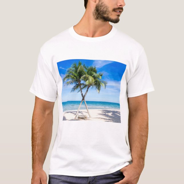 Camiseta Relajantes vistas al mar y palmeras en la playa (Anverso)