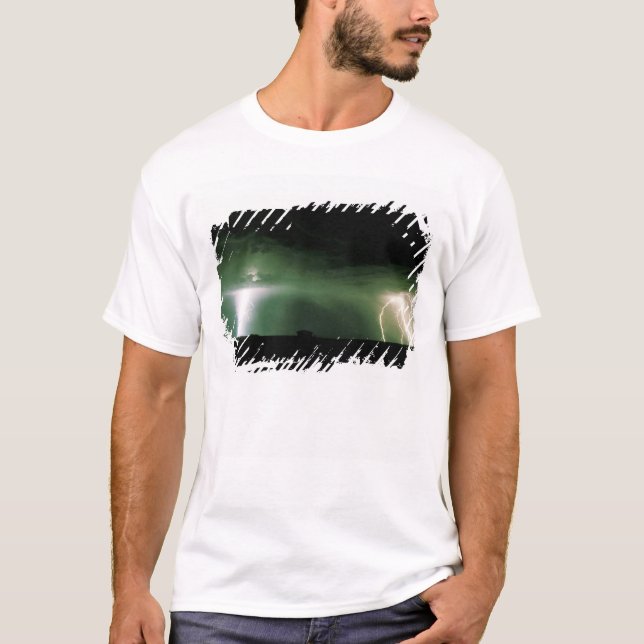 Camiseta Relámpago. (Anverso)