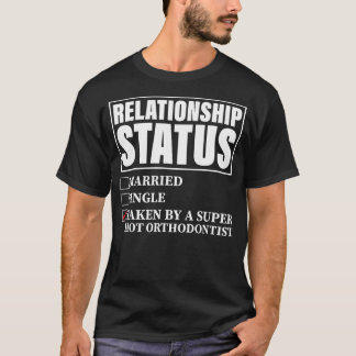 Camiseta Relationship Status Taken By Super Hot
