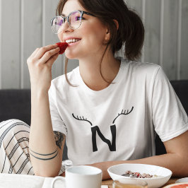 Camiseta Reproductores de renos Navidades iniciales moderno