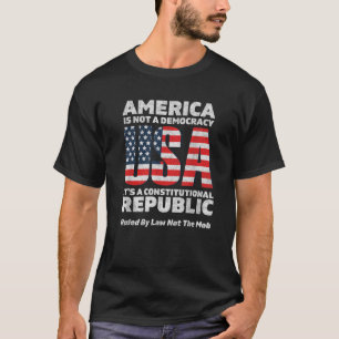 Camiseta República Constitucional Gobernada Por La Ley No P