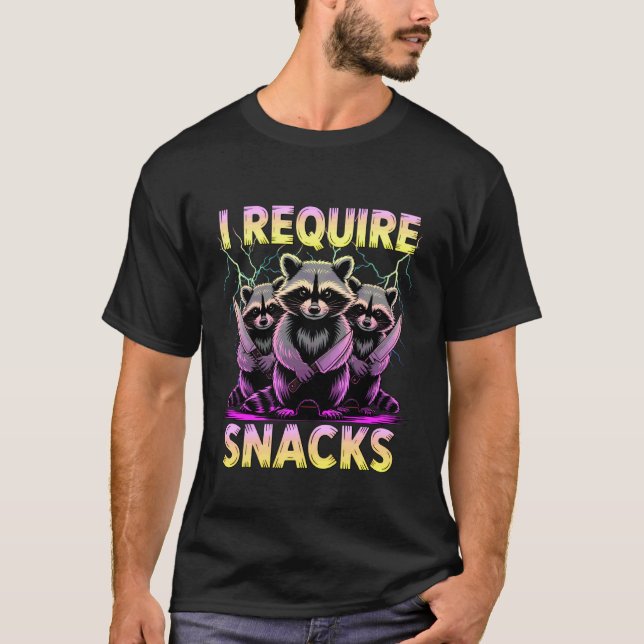Camiseta Requiero Snacks Mapache Meme Estilo Pirata (Anverso)