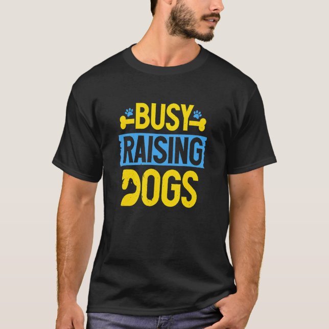Camiseta Rescate de perros ocupado criando perros para fome (Anverso)
