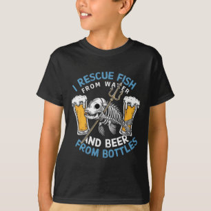 Camiseta Rescato Pescado Del Agua Y Bebo Cerveza De La Bote