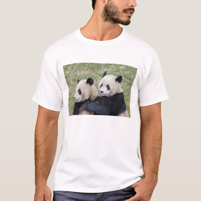 Camiseta Reserva Wolong, China, abrazo gigante de panda (Anverso)