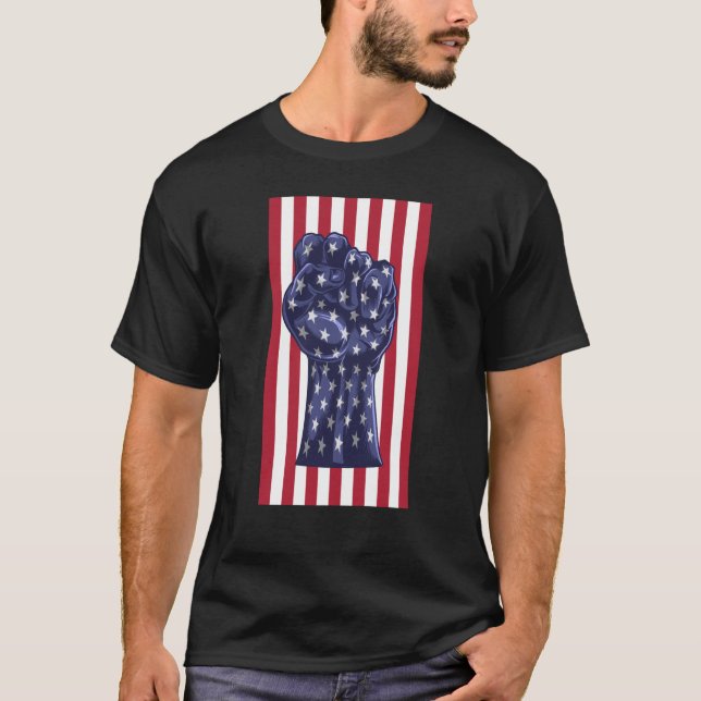 Camiseta Resist Fist American Flag Activism Rise Up (Anverso)