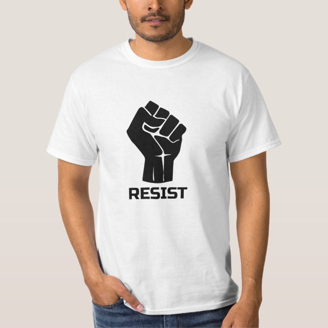 Camiseta Resistir con puño - en negro (Anverso)