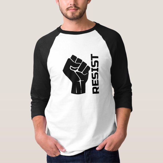 Camiseta Resistir con puño - en negro 0002 (Anverso)