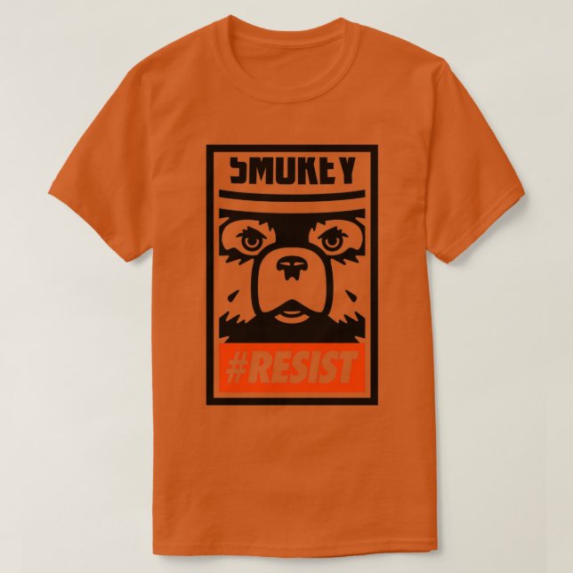 Camiseta RESISTIR con Smokey (Diseño del anverso)