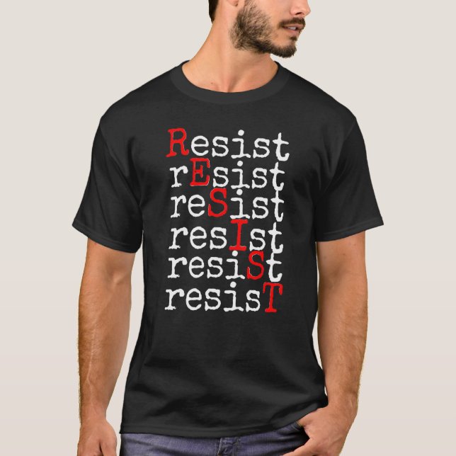 Camiseta Resistir texto escrito a máquina (Anverso)
