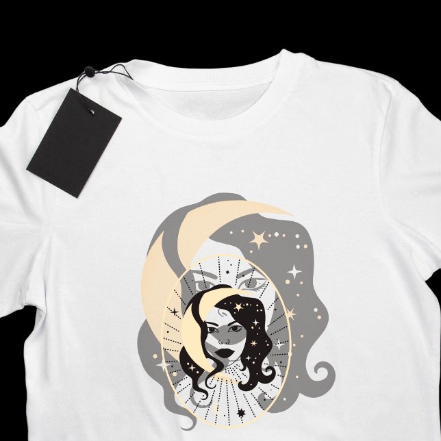 Camiseta Retrato de diosa lunar femenino divino (Subido por el creador)