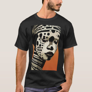 Camiseta Retrato de mujer tribal monocroma