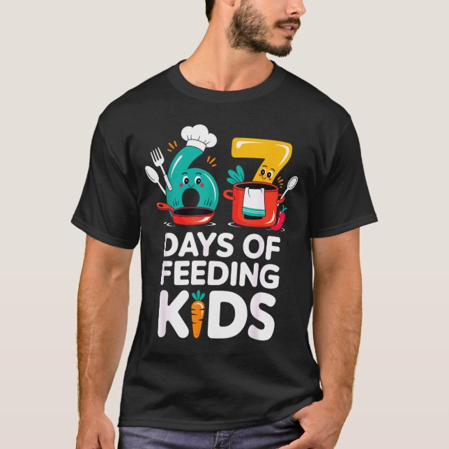 Camiseta Retro 67 Days Of Feeding Kids Lunch Lady Cafeteria (Anverso)