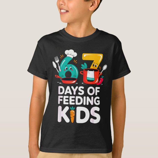 Camiseta Retro 67 Days Of Feeding Kids Lunch Lady Cafeteria (Anverso)