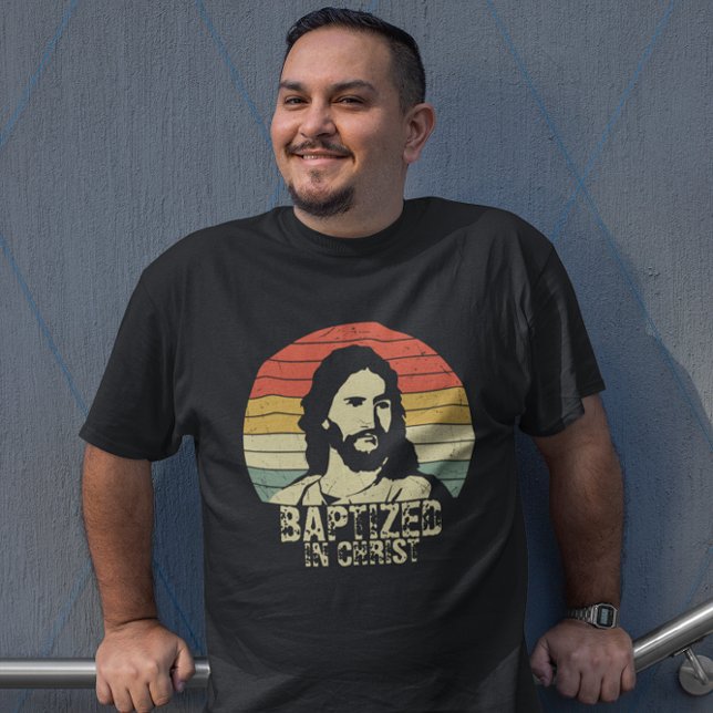 Camiseta Retro angustiado bautizado en Cristo con Jesús (Subido por el creador)