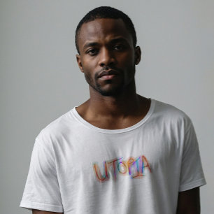 Camiseta Retro años 80 Utopía Colorida con Letras a Mano