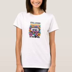 Camiseta Retro aún viviendo en la cinta de los 80