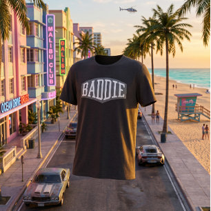 Camiseta Retro BADDIE Athletic Curved Font Logo Design