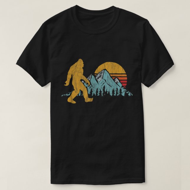Camiseta Retro Bigfoot Mountain Adventure (Diseño del anverso)