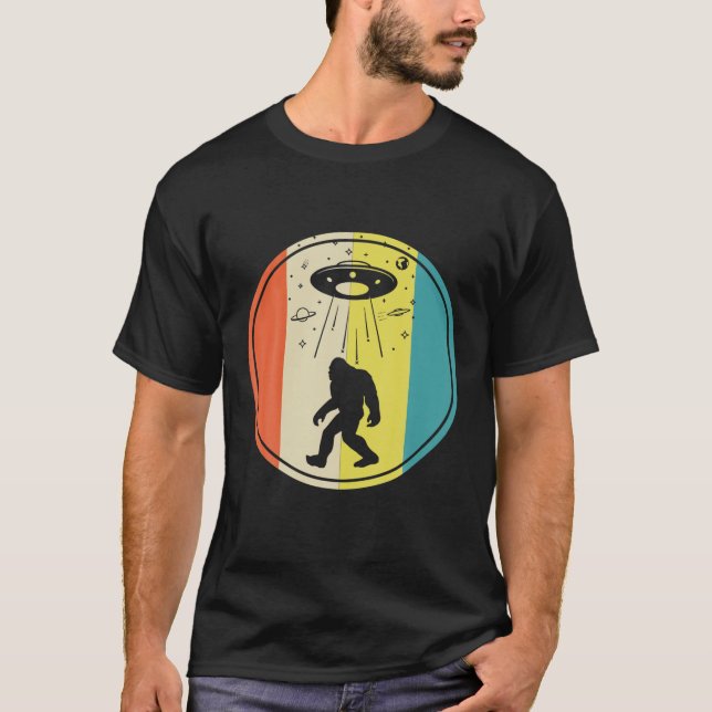 Camiseta Retro Bigfoot Sasquatch Alien UFO Lover (Anverso)
