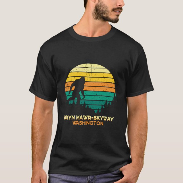 Camiseta Retro Bryn Mawr-Skyway Washington Big Foot Souveni (Anverso)