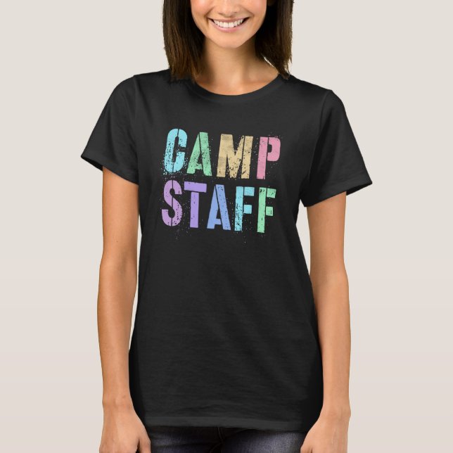 Camiseta Retro CAMP STAFF Summer Campground Crew Counselor  (Anverso)