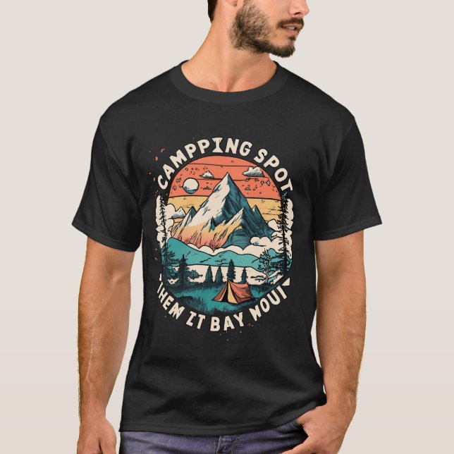 Camiseta Retro Camping Spot - Adventure Mountain y (Anverso)