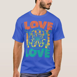 Camiseta Retro Dart Player Love Word Theme Graphic Design