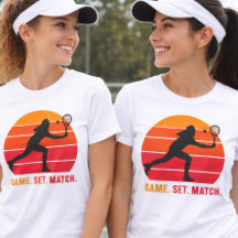 Camiseta Retro de Tenis 'Juego Set Partido'