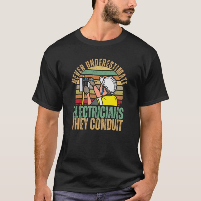 Camiseta Retro  Electrician Puns For Electrical Engineers (Anverso)
