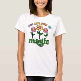 Camiseta retro femenina, estás llena de magia,