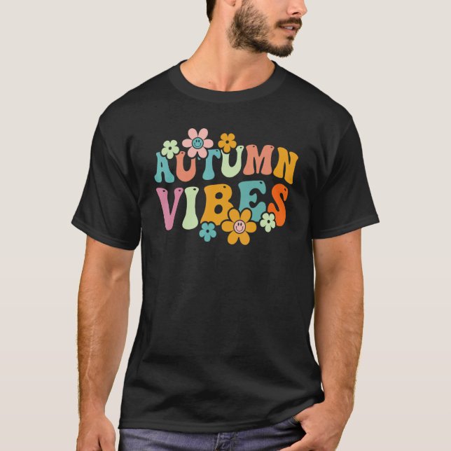 Camiseta Retro Floral Autumn Vibes Cozy Season Fall Thanksg (Anverso)