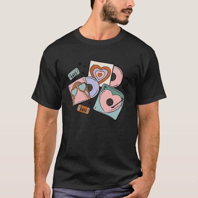 Camiseta Retro Groovy Boho Rainbow Valentines Day Cute Hear (Anverso)