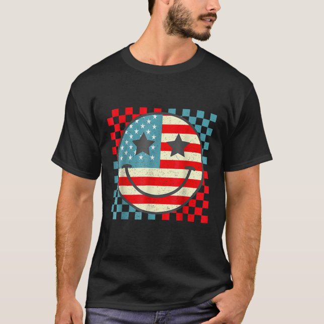 Camiseta Retro Groovy Fourth 4th Of July Smile Checkered Wo (Anverso)