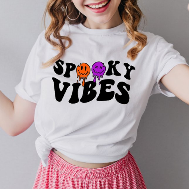 Camiseta Retro Groovy Halloween Spooky Vibes (Subido por el creador)