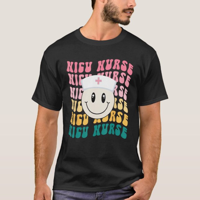 Camiseta Retro Groovy NICU Nurse (Anverso)